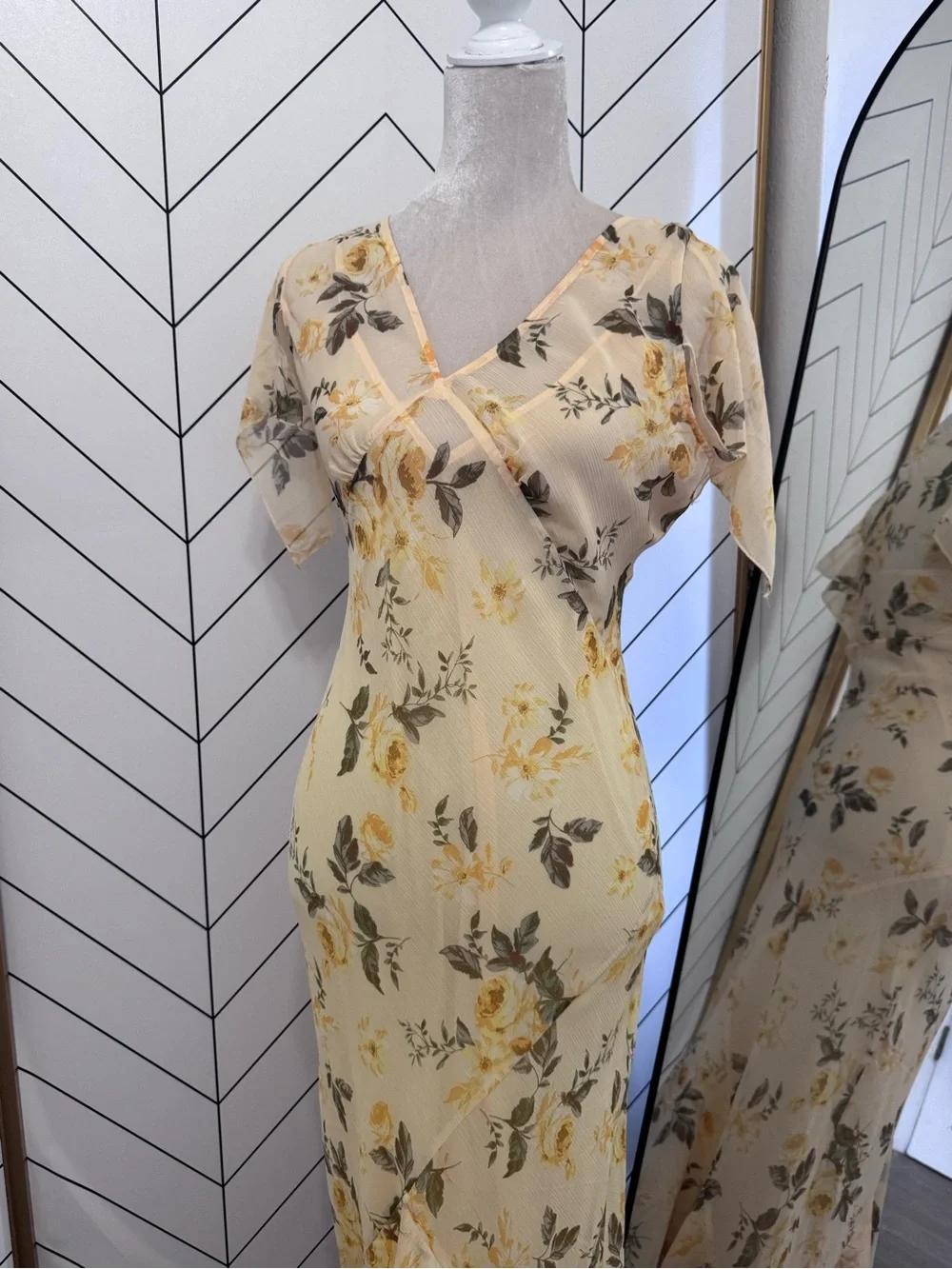 Abercrombie & fitch Yellow Floral V-Neck Maxi Dress